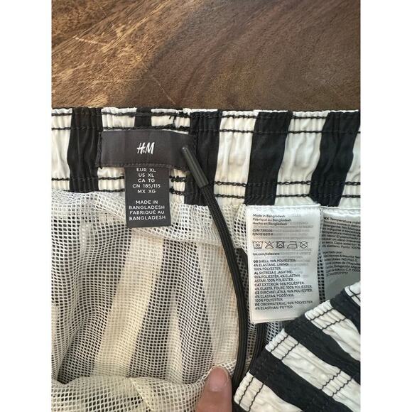 H&M Men's Black & White Striped Print Seersucker Swim Trunks Shorts Size XL - Picture 5 of 6